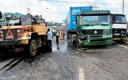 Tai nạn liên hoàn, nhiều người thương vong